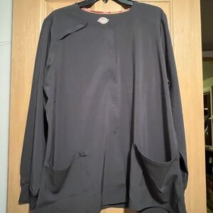 EUC long sleeve Dickies scrub top
